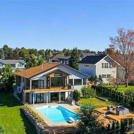 Luxurious 5 Bedroom House With Pool & Sauna West Kelowna Exteriör bild