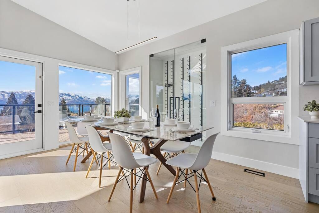 Luxurious 5 Bedroom House With Pool & Sauna West Kelowna Exteriör bild