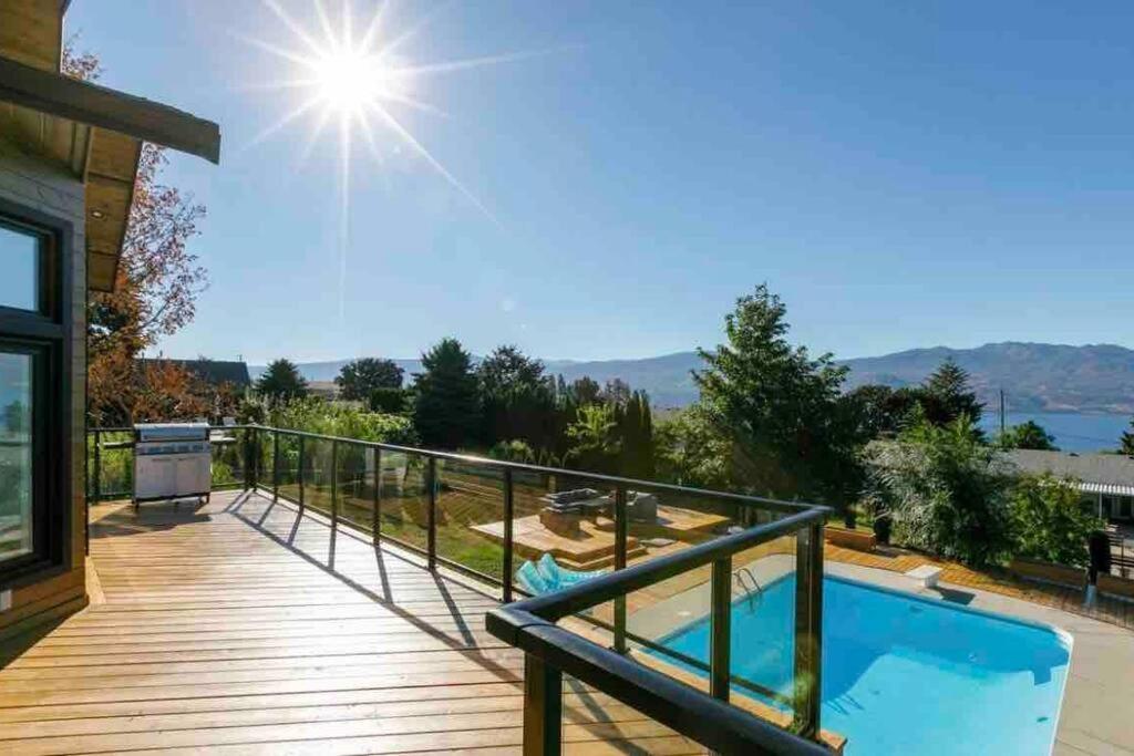 Luxurious 5 Bedroom House With Pool & Sauna West Kelowna Exteriör bild