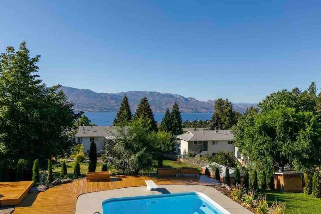 Luxurious 5 Bedroom House With Pool & Sauna West Kelowna Exteriör bild